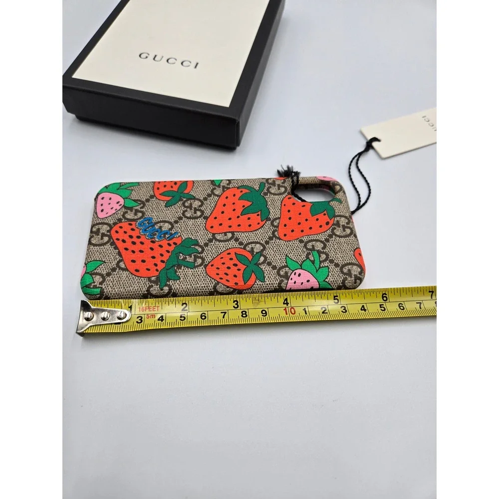 Gucci‎ Beige Strawberry Print iPhone Case New in Box